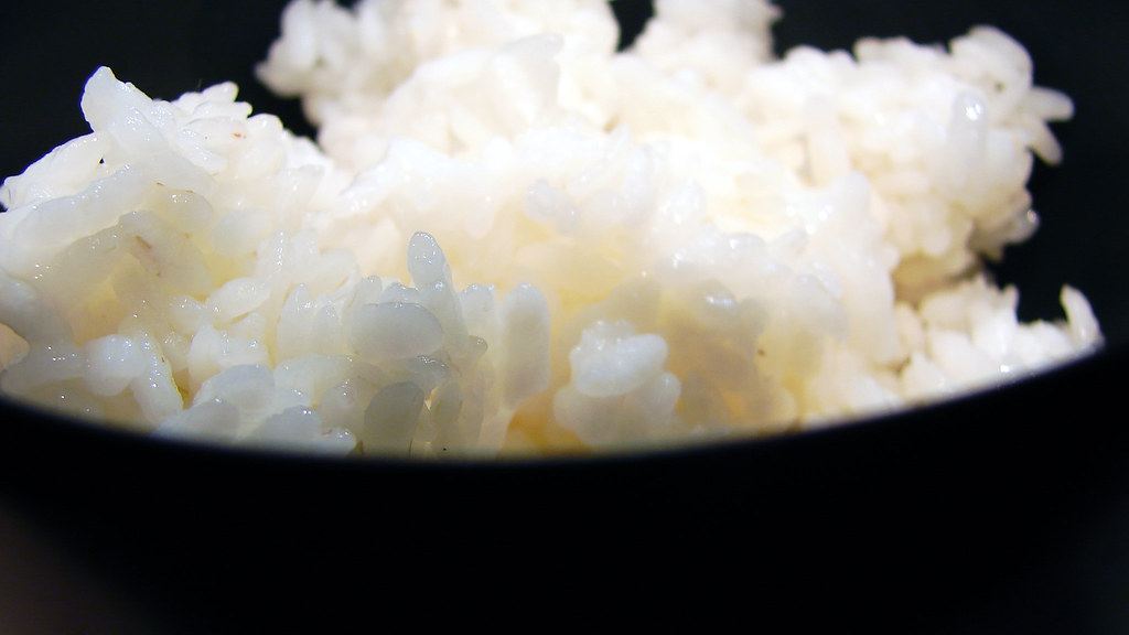 Cómo hacer arroz blanco suelto (que no se pegue)