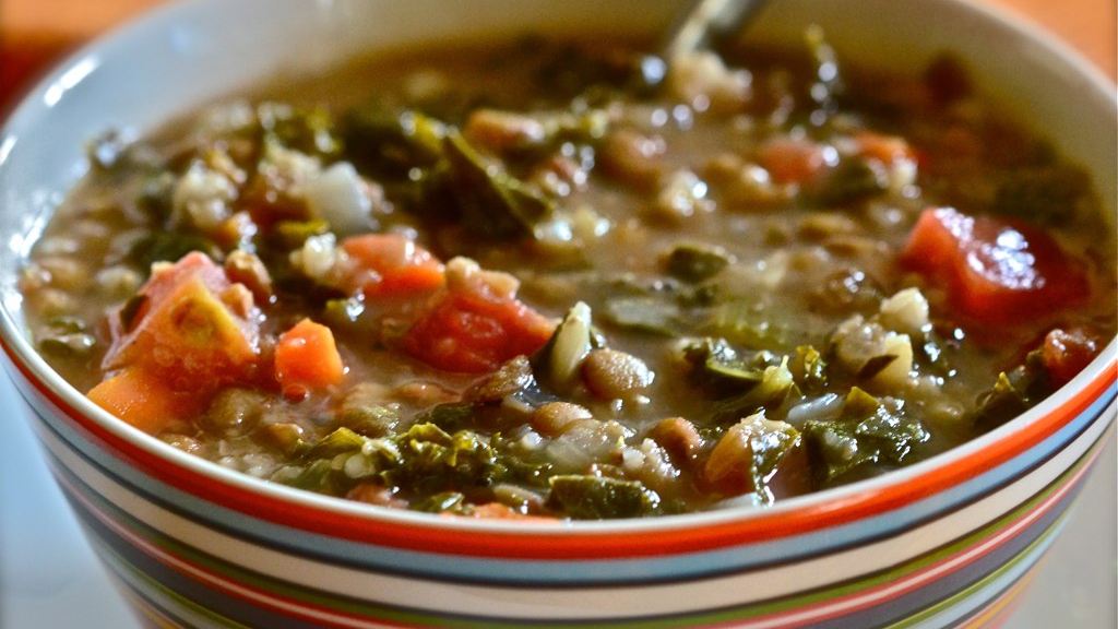 Cómo hacer lentejas estofadas con chorizo (receta de la abuela)
